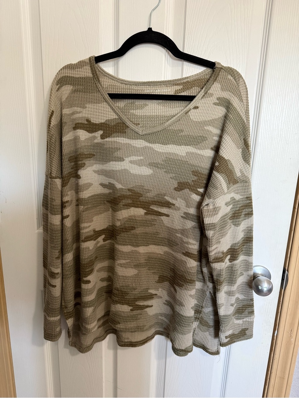 American Eagle Women’s V-Neck Camouflage Long Sleeve - Cream & Green